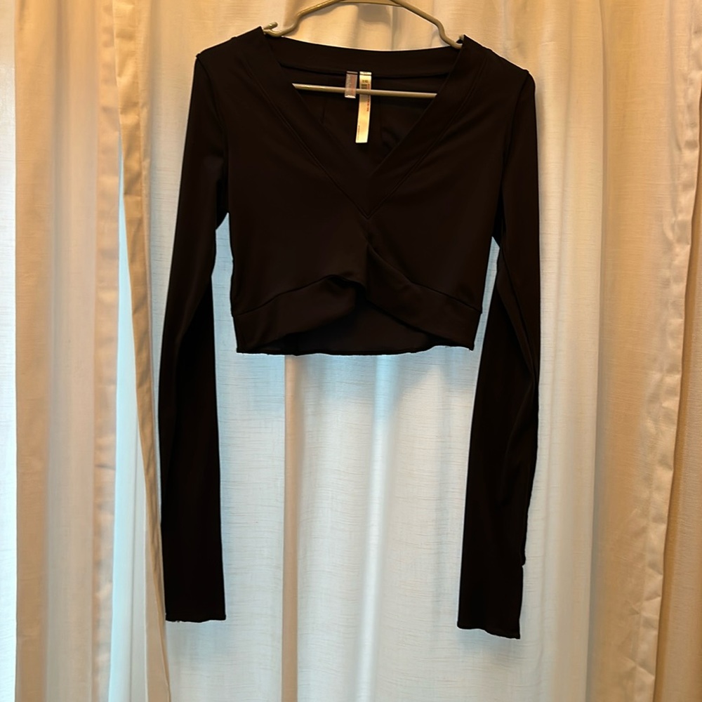 Free people movement black cropped long sleeve athletic top size s